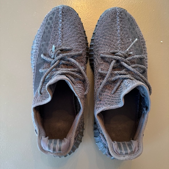 Adidas Yeezy Boost 350 V2 Men's Black Non-Reflective Sneakers